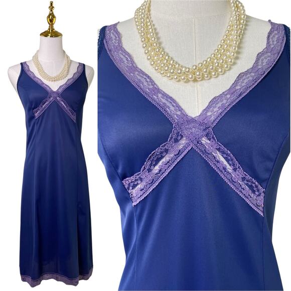 Vintage 1973 Navy Blue Nylon Purple Lace Trim Full Slip Dress Women's Size M - Picture 1 of 10